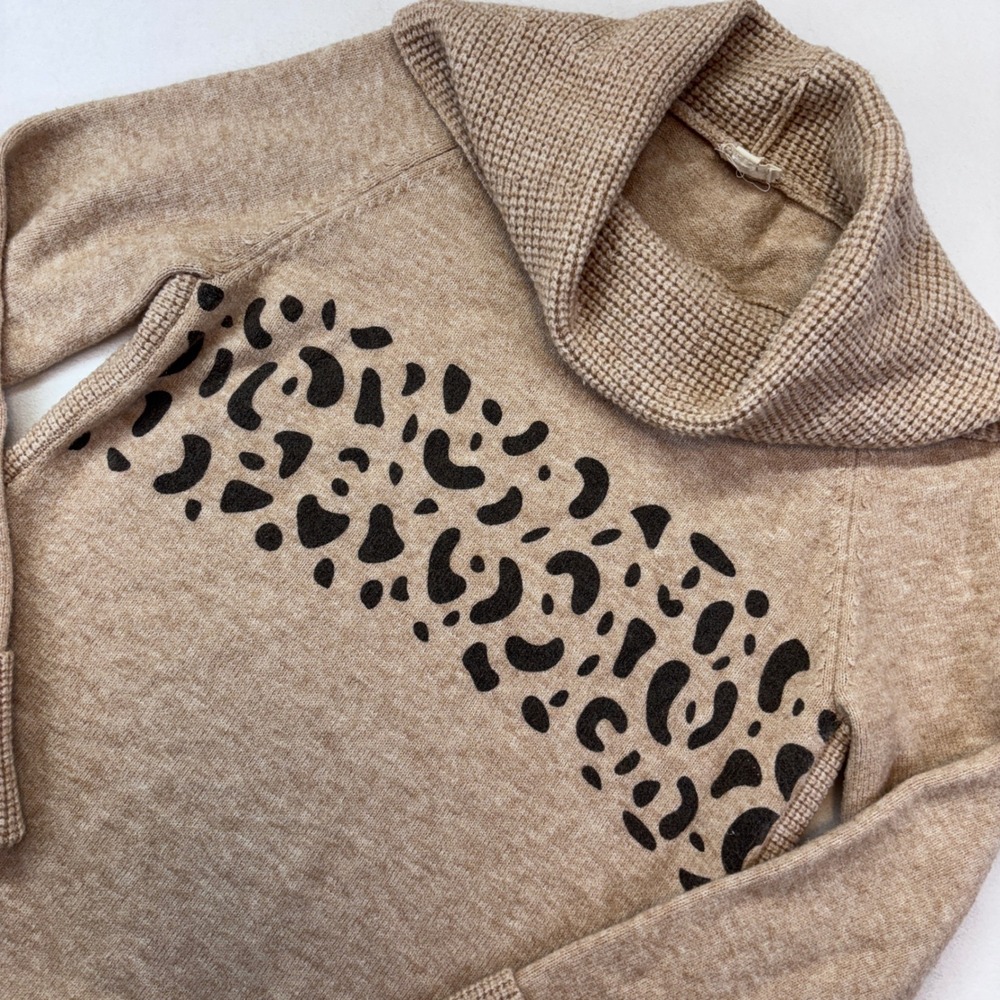 Hem‎ & Thread Cowl Neck Leopard Print Sweater Size Large Tan Beige Knit Pullover